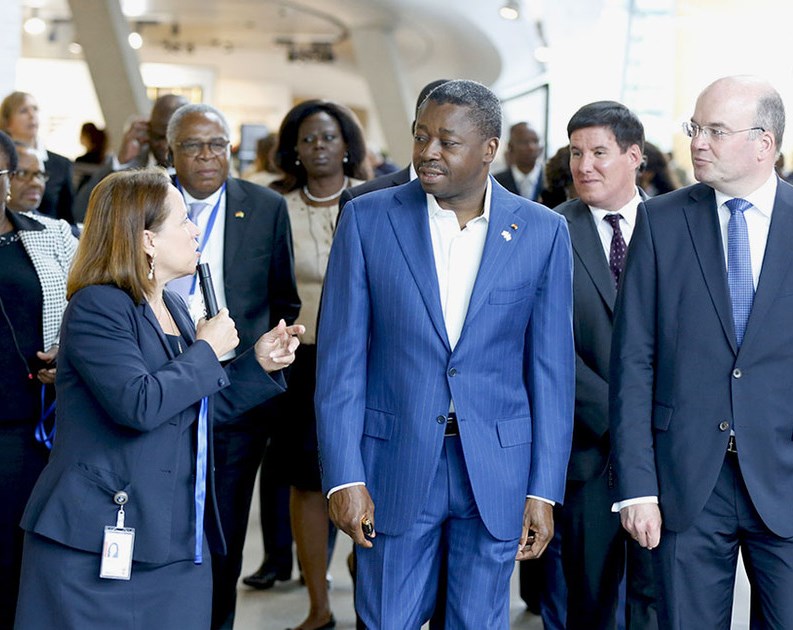 Article : Cinq questions &agrave; monsieur le Pr&eacute;sident de la R&eacute;publique